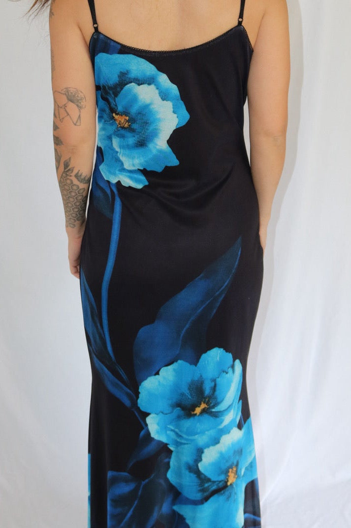 The Midnight Blue Dress — Fore