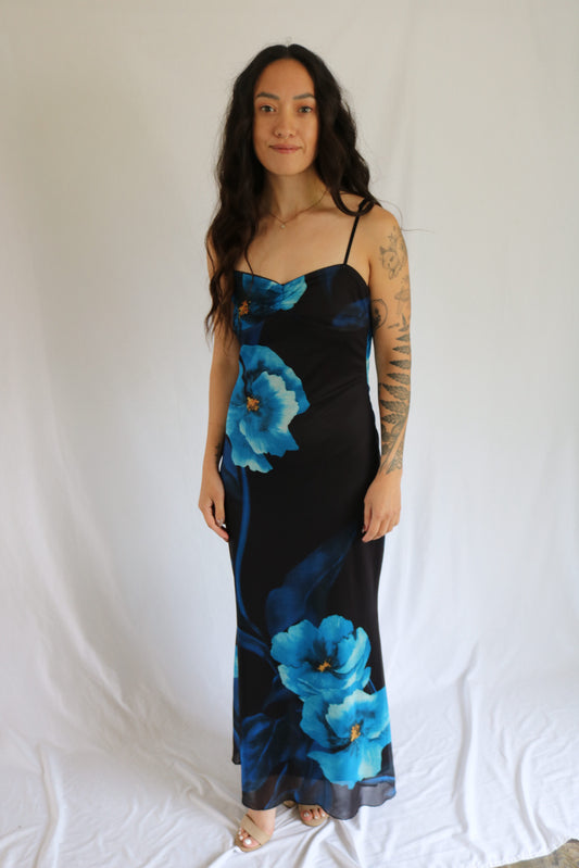 The Midnight Blue Dress — Fore