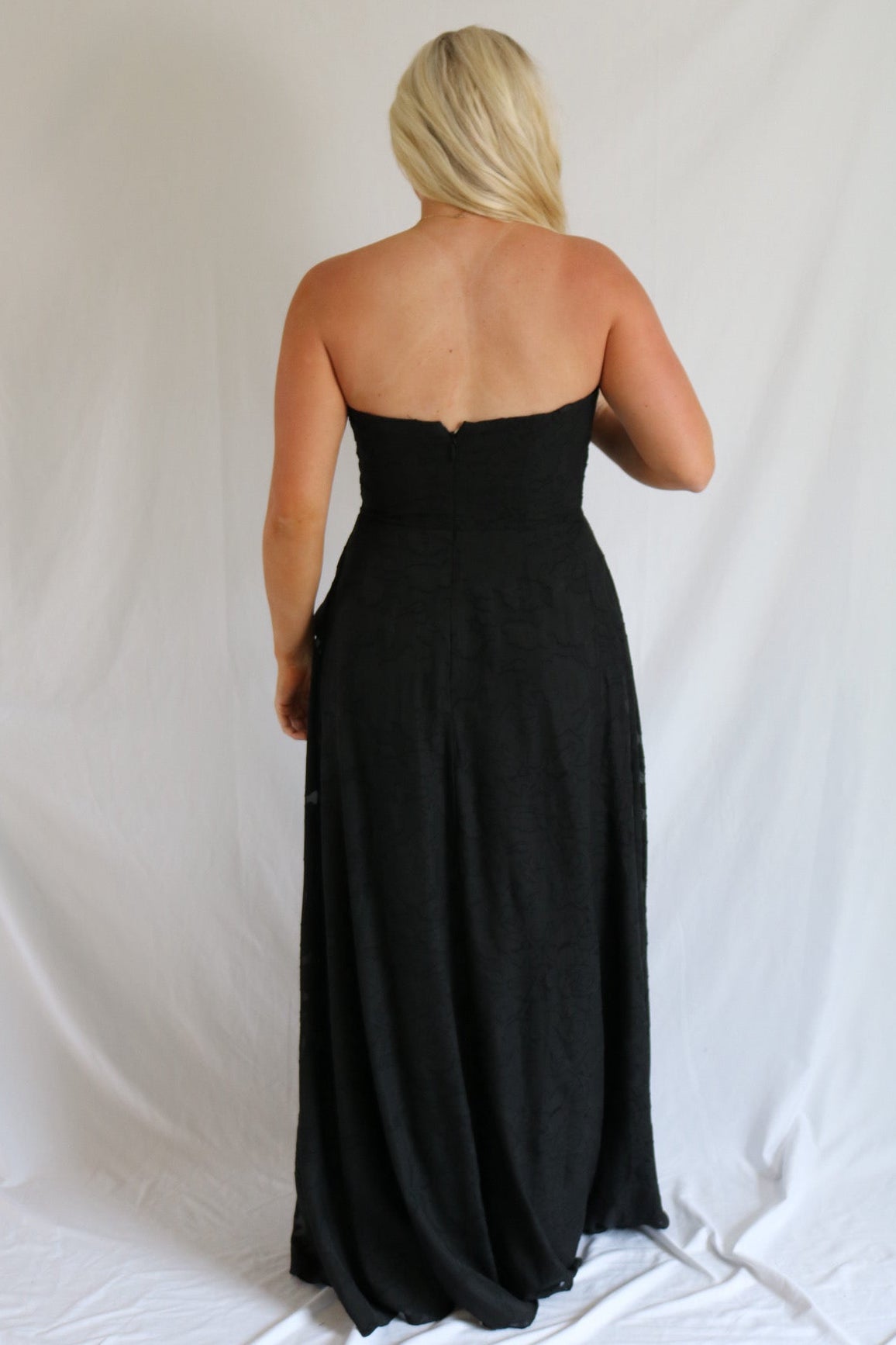 The Midnight Romance Gown — Windsor